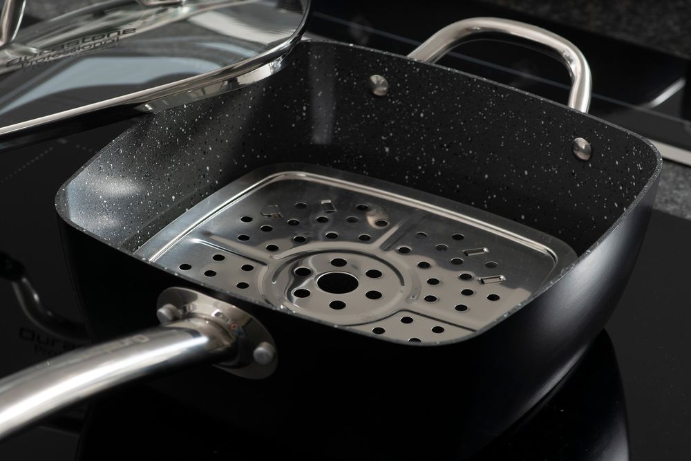 non-stick-ceramic-pan-with-steam-rack-2